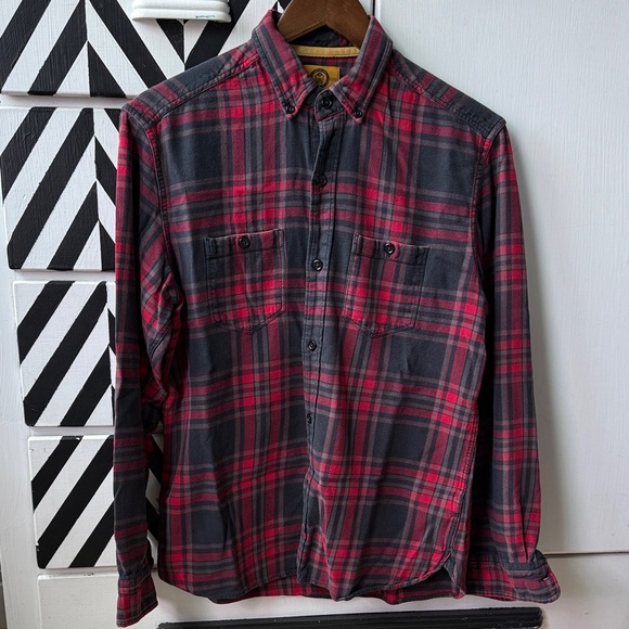Classic Red and Black Plaid Men's Shirt - Picture 1 of 5